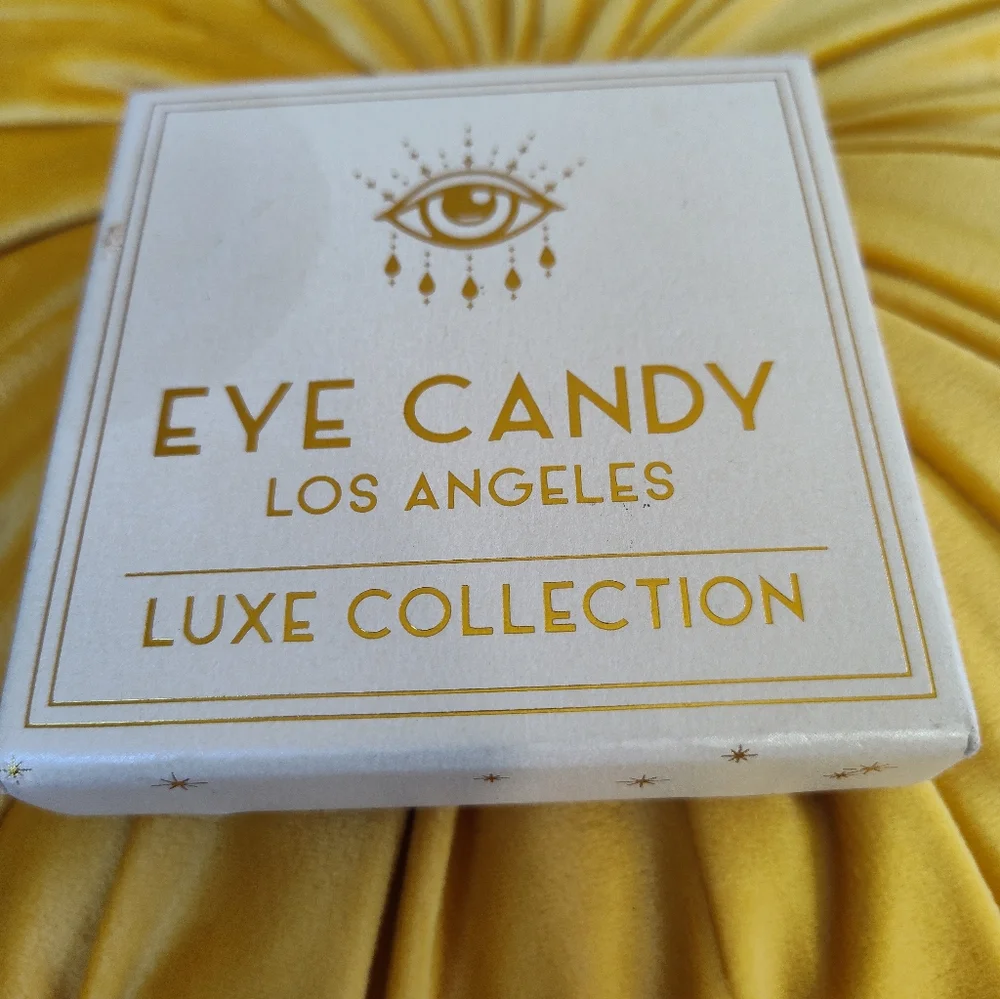 Eye Candy Luxe Earrings Rhinestone - Picture 3 of 12